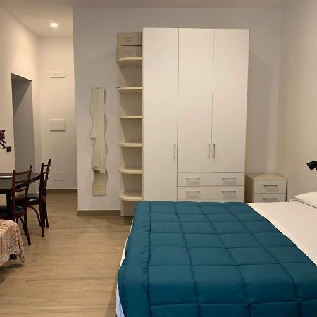 Fondacolivella Hotel Наполи Екстериор снимка