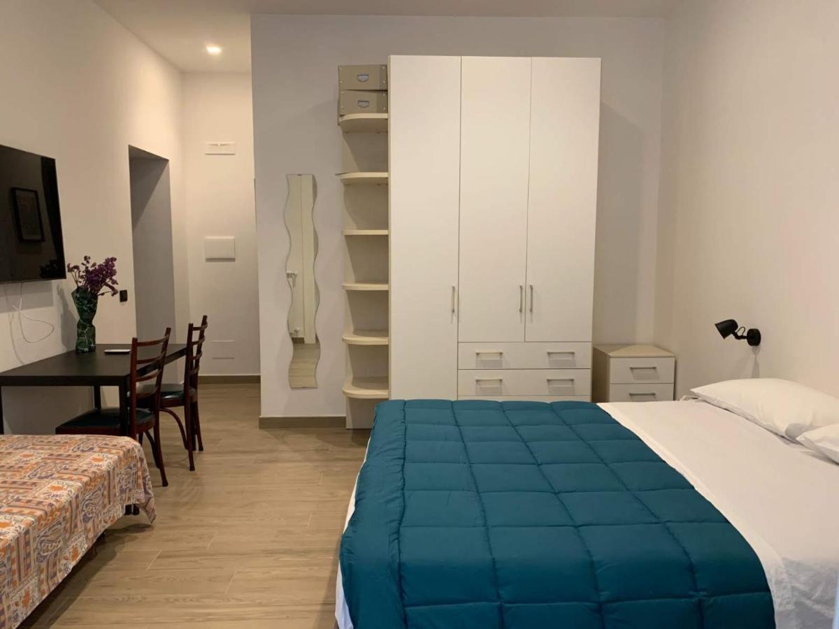 Fondacolivella Hotel Наполи Екстериор снимка