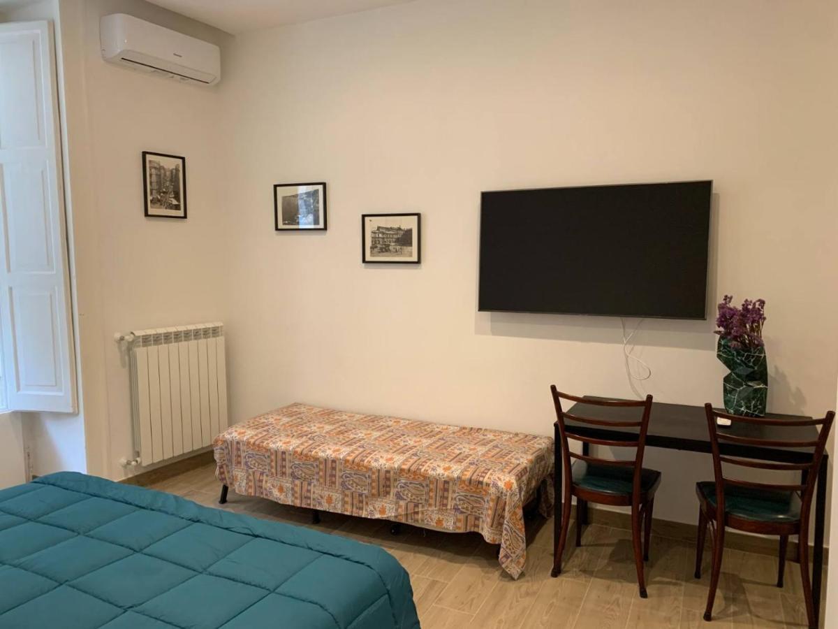 Fondacolivella Hotel Наполи Екстериор снимка