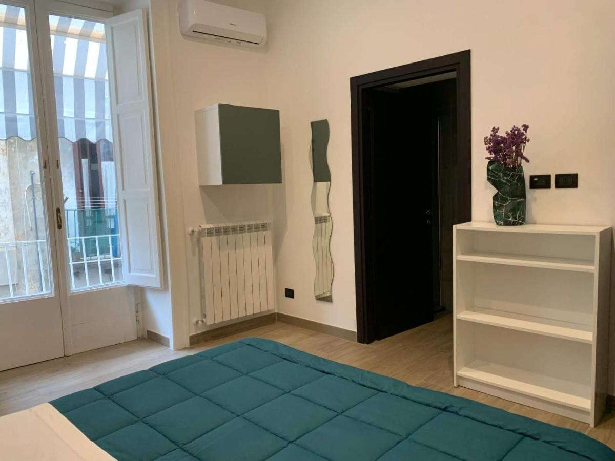 Fondacolivella Hotel Наполи Екстериор снимка